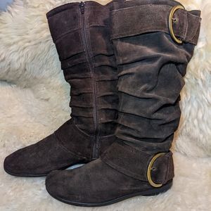 White Mountain Suede Boots